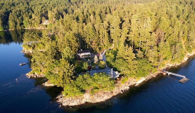 The Nest Oceanfront Retreat (CHECK FOR AVAILABILITY)