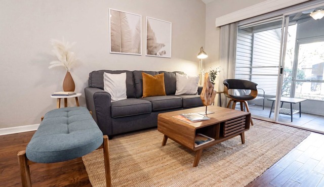 The Nomad at Gables | King Bed Pool Garage