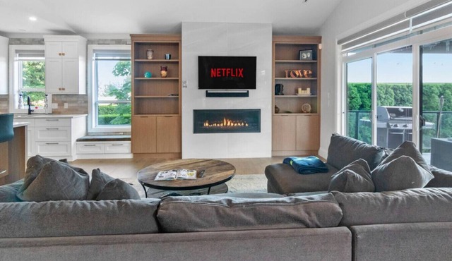 The Nox | Pool | Luxe Home | Poker | Fire Pit