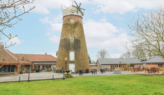 THE OAK ROOM - WINDMILL COUNTRY RETREATS in Melton Mowbray