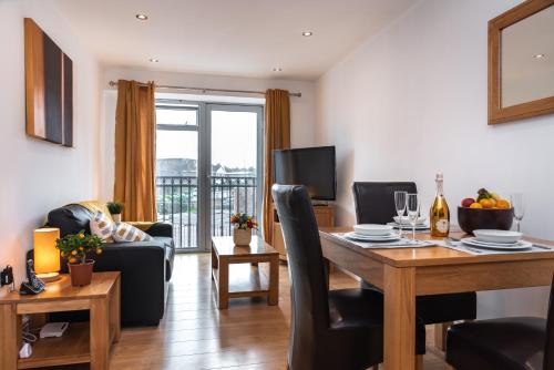 The Old Library - Modern Apartment near the Train Station and Racecourse