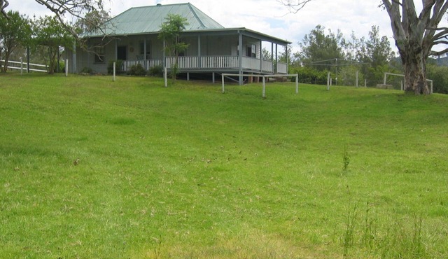 The Old Schoolmaster's Cottage by the Barrington River - remember how to relax