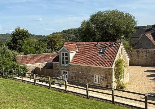 The Old Workshop, Monkton Combe - Elegant Countryside Retreat near Bath