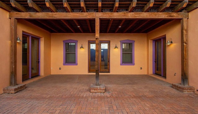 The Orange House at el Barrio Viejo