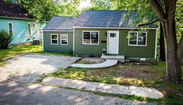 The Orchard House: Close to the Katy Trail, Truman Lake and Historic Downtown