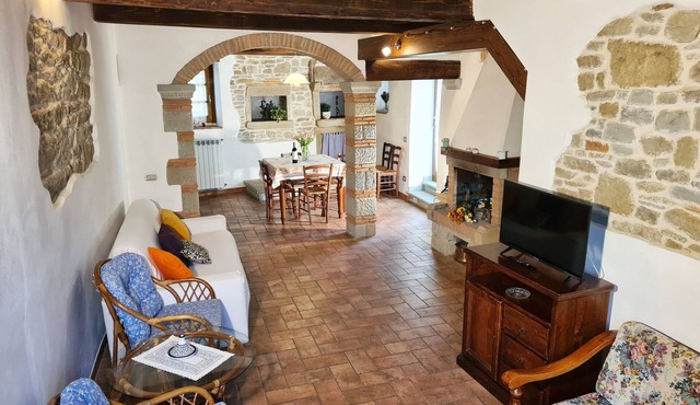 THE OVENS - BEAUTIFUL RUSTIC TUSCAN