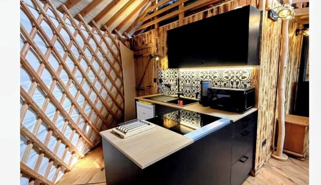 The owl's yurt
