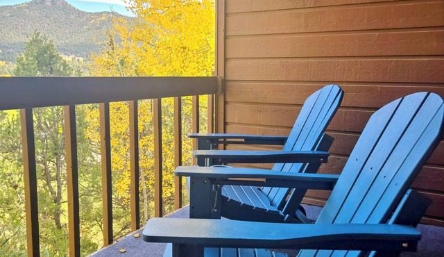 The Owls Nest; 30+ Day Stay, Golf Course, Wildlife,Views, A+ Location, Dogs OK!