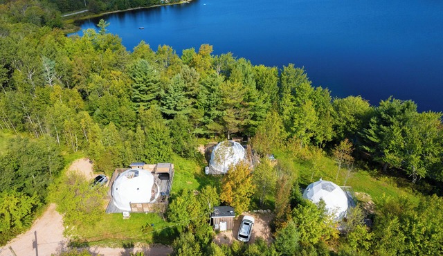 The Paddling Dome (1) - Lakefront Glamping | Private hot tub | Sauna | Kayaking