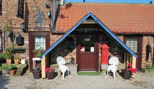 The Paddock - Sleeping 2 - B & B Yarm double bed en suite/fridge/microwave
