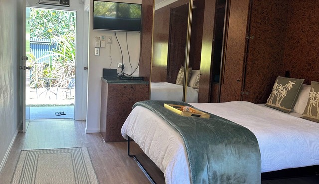 The Palm Unit Studio with aircon, Wi-Fi and Netflix
