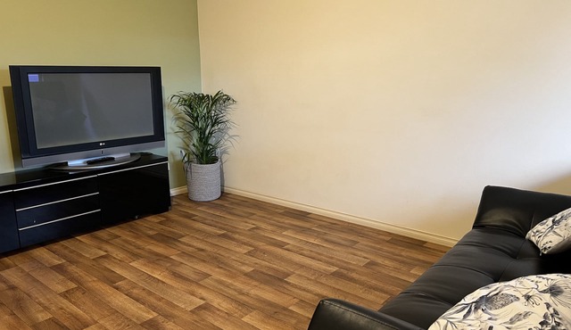 The Palms - Loxton Accommodation, South Australia 4 bedroom 2 bathroom home.