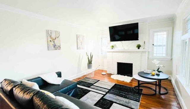 The Panda Apartment in Lakewood