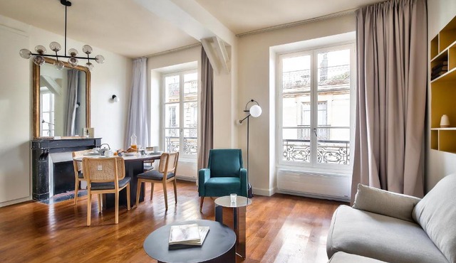 The Perfect Parisian Flat Bd St-Germain - Mid Term