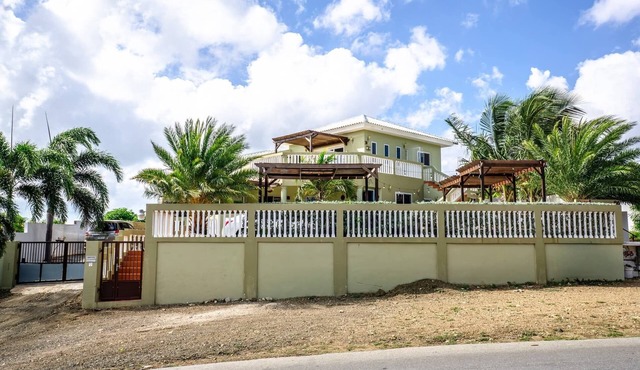 The perfect place for family & friends to enjoy there vacation in Curacao.