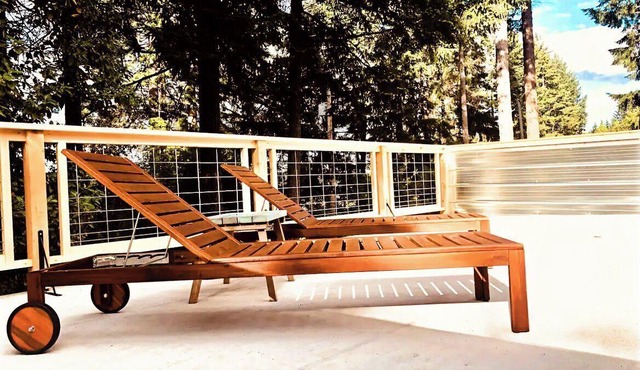 The Perfectly Peaceful Wildflower house & Daisy the Travelux Trailer
