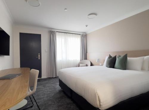The Phoenix Artesian Spa Resort and Accommodation