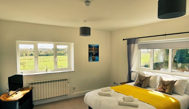 The Plough Inn Farmhouse-Private Holiday House