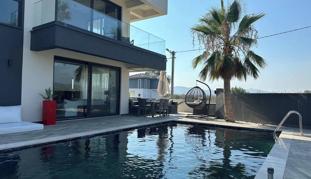 The pool house time
