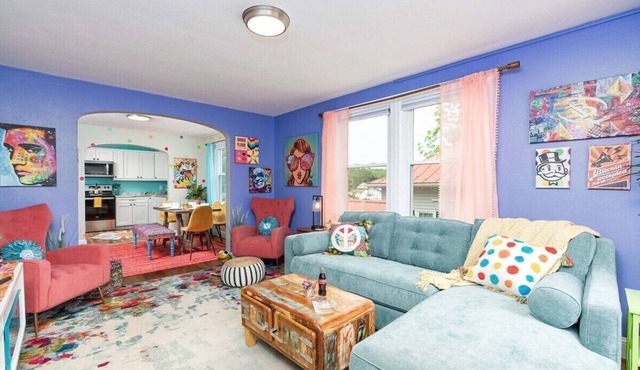 The Pop Inn: Family Destination, Walk Dwntwn