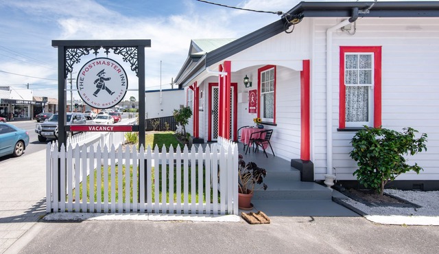 The Postmaster Inn Bed and Breakfast - Smithton R3 - Free Continental Breakfast