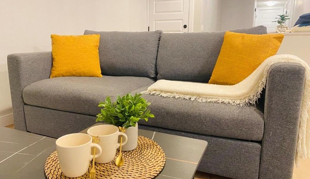 The Private Central Edmonton Suite - Comfortable & Fully-Equipped Basement Suite