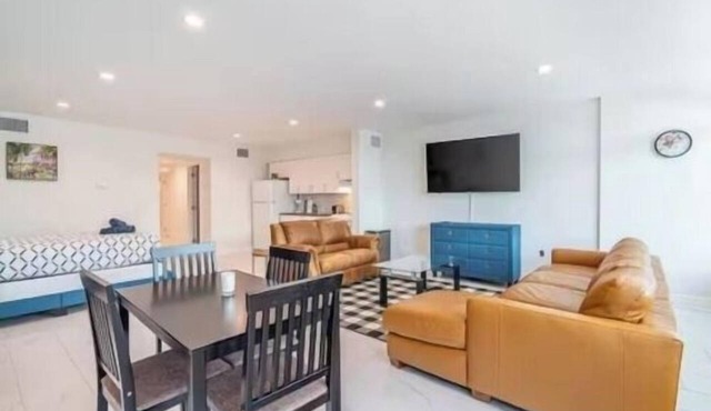 The Purple Pelican - Marvelous 1-bedroom condo in Fort Lauderdale