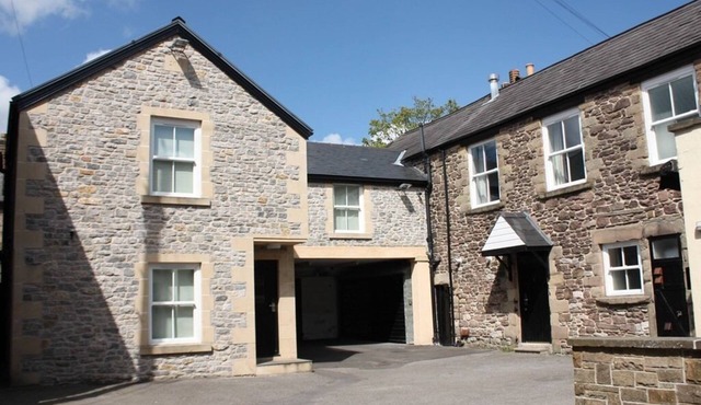 The Queens Head Hotel