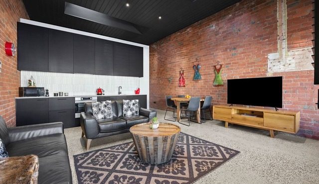 The Radford Geelong West | Walk to Cafes