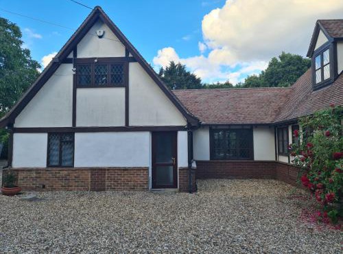 The Reading three bedroom apartment with gardens, suitable for contractors