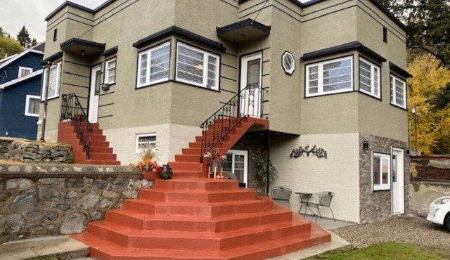 The Red Step- Beautifully renovated heritage home