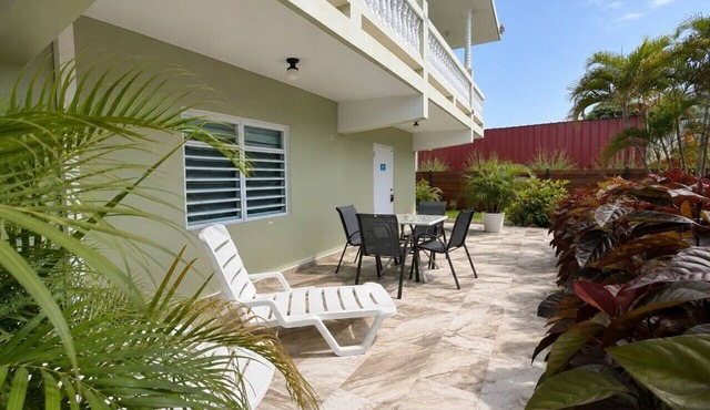The Reef 1 walking distance to Steps Beach