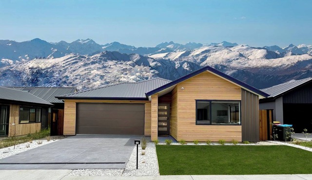 The Remarkable Queenstown Retreat - Escape to the perfect holiday!