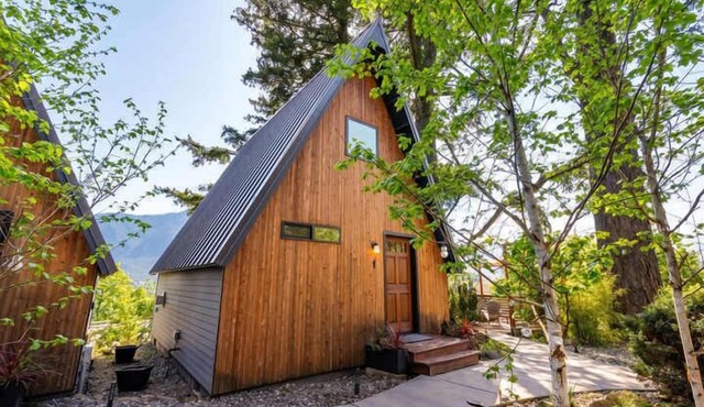 The Return to River A-Frame Cabin w/ Mtn Views