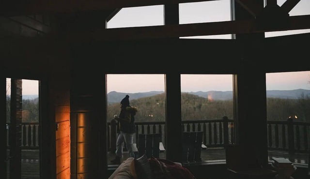 The Ridge: A Modern Cabin