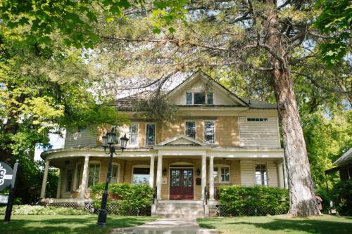 The Riter Mansion