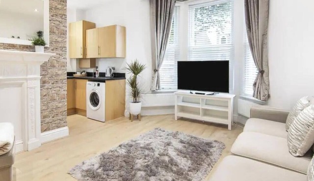 The Roost Group - 2 Bedrooms - Apartment #2