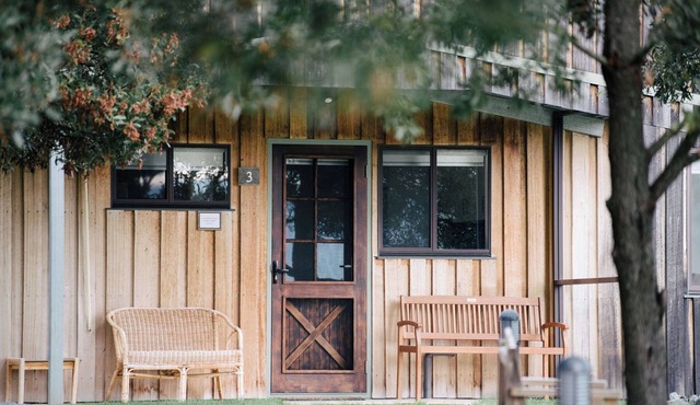 The Rosella - One-bedroom cottage at Bundaleera Vineyard