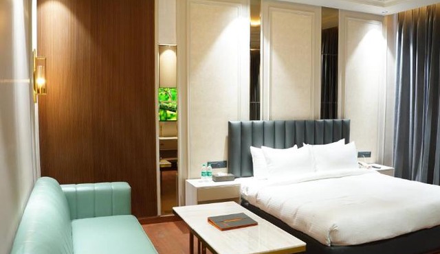 The Royal Velvet Hotel & Resort