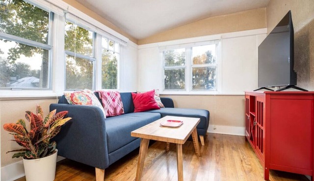 The Ruby Suite - Charming Historic Avenues`s Apt