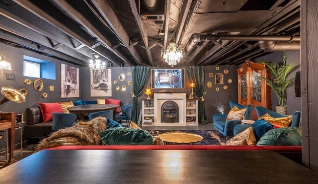 The Sage Manor: Historic 3B2B Speakeasy + Hot Tub + Spa