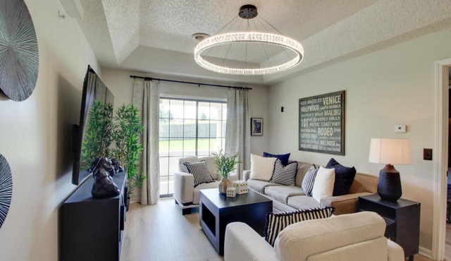 The Saint Hotel: Boutique Suite Near Overland Park