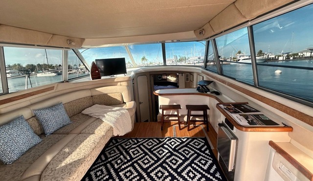 The SeaRay Experience boat with 2 bedrooms and WiFi, AC in Perry Marina Key West
