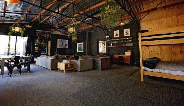 ‘THE SHED’ Luxury warehouse in the heart of Healesville and the Yarra Valley