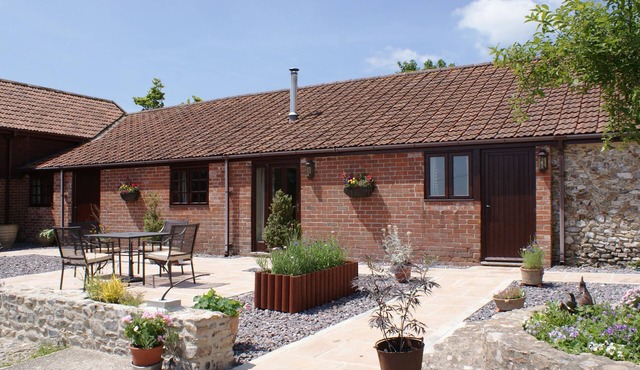 THE SHIPPEN, pet friendly, country holiday cottage in Colyton