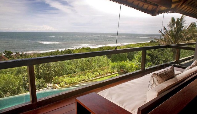 The Shore Villa - 5 Bedrooms - Beachfront