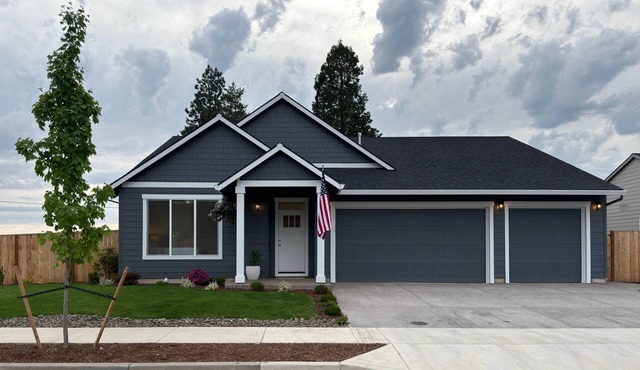 The Silverton House - A Modern Family Retreat