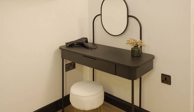 The Sixty | Modern Studio Apartment | Cardiff City
