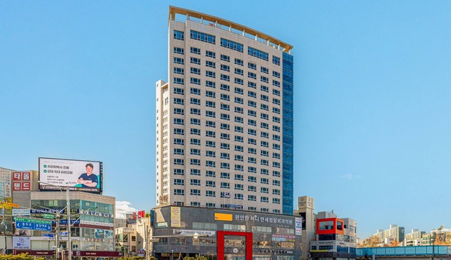 THE SKY HOTEL