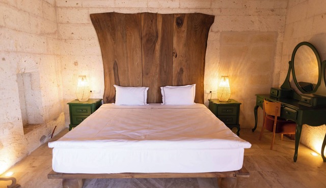 The Skyfall Jacuzzi Suite with Balloon View and Terrace 302